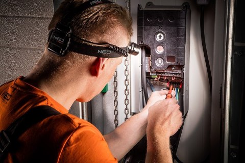 LATARKA CZOŁOWA 400 LUM ZOOM CREE R5 3XAAA LATARKA CZOŁOWA 400 LUM ZOOM CREE R5 3XAAA