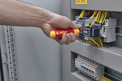 WKRĘTAK Z MAGAZYNKIEM BITÓW POCKETMAX ELECTRIC, 4 BITY WKRĘTAK Z MAGAZYNKIEM BITÓW POCKETMAX ELECTRIC, 4 BITY