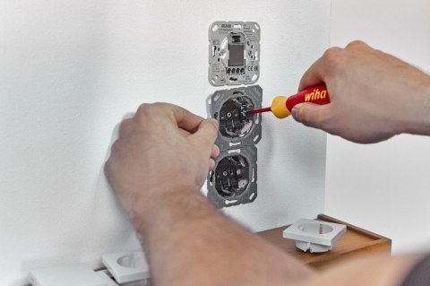 WKRĘTAK Z MAGAZYNKIEM BITÓW POCKETMAX ELECTRIC, 4 BITY WKRĘTAK Z MAGAZYNKIEM BITÓW POCKETMAX ELECTRIC, 4 BITY