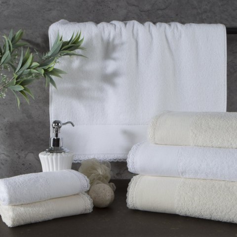 RĘCZNIK EMI (01) 50 X 90 CM BIAŁY EUROFIRANY RĘCZNIK EMI (01) 50 X 90 CM BIAŁY EUROFIRANY