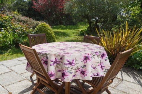 OBRUS GARDEN O 150 CM KREMOWY EUROFIRANY OBRUS GARDEN O 150 CM KREMOWY EUROFIRANY
