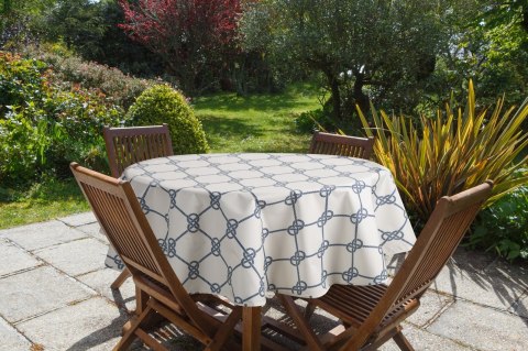OBRUS GARDEN 85 X 85 CM BIAŁY EUROFIRANY OBRUS GARDEN 85 X 85 CM BIAŁY EUROFIRANY