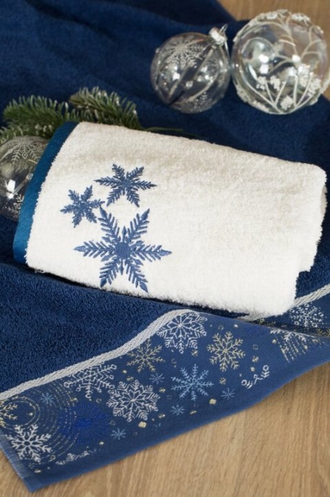 RĘCZNIK ŚWIATECZNY CAROL01 70 X 140 CM BIAŁY EUROFIRANY RĘCZNIK ŚWIATECZNY CAROL01 70 X 140 CM BIAŁY EUROFIRANY