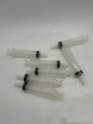 Impreza na Maxa! The Twiddlers Jello Shot Syringes – 25 Sztuk!