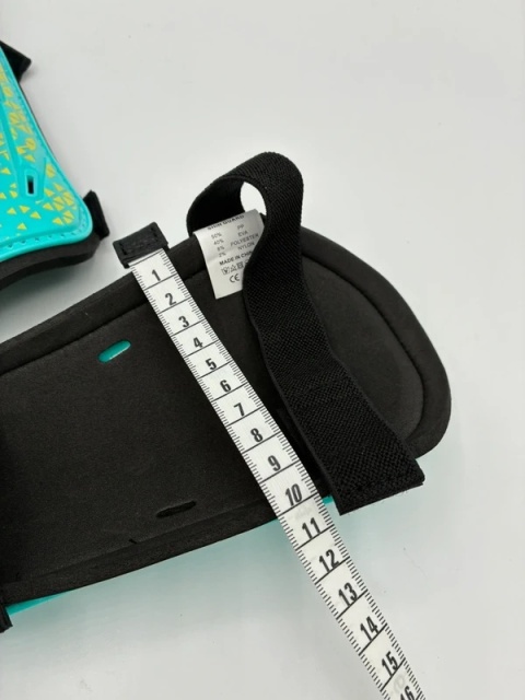 Ochraniacze „Neonowy Mur”