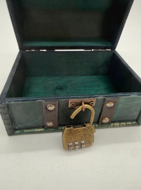 Drewniana skrzynia na skarby w stylu vintage, skrzynia na skarby pirackie