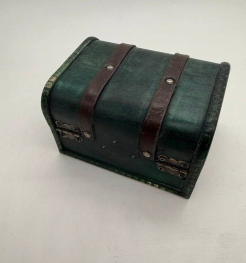 Drewniana skrzynia na skarby w stylu vintage, skrzynia na skarby pirackie