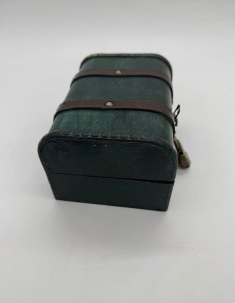 Drewniana skrzynia na skarby w stylu vintage, skrzynia na skarby pirackie