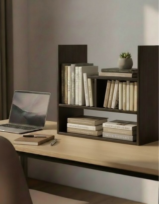 Półka biurkowa, która ogarnia chaos – nowoczesny organizer na książki i akcesoria