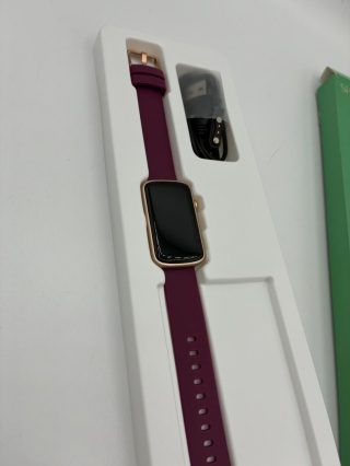 Smartwatch Shang Wing Lynn – Smukła Elegancja w Kolorze Burgundowym.