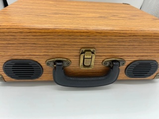 Igła na płytę, świat na wstrzymanie. Odpal winylową magię tam, gdzie chcesz