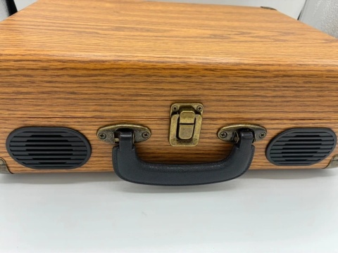 Igła na płytę, świat na wstrzymanie. Odpal winylową magię tam, gdzie chcesz