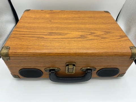 Igła na płytę, świat na wstrzymanie. Odpal winylową magię tam, gdzie chcesz