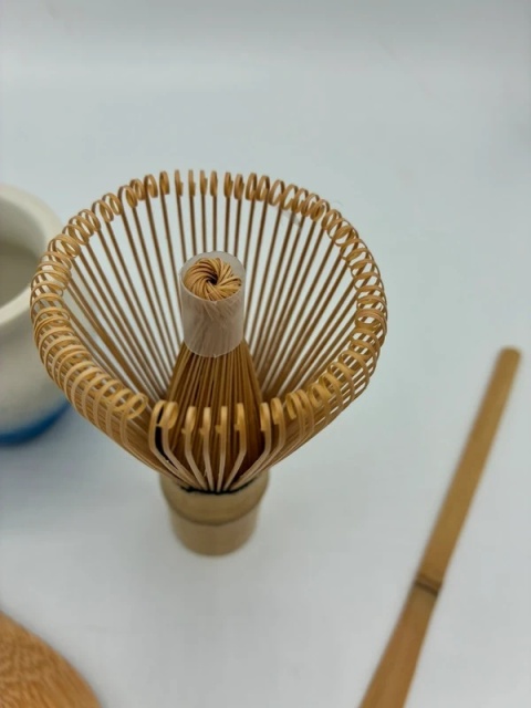 Zestaw do Matchy | Bambusowa Miotełka Chasen 100 | Łyżeczka | Podstawka Ceramiczna