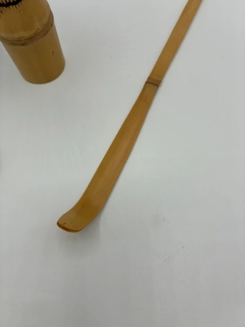 Zestaw do Matchy | Bambusowa Miotełka Chasen 100 | Łyżeczka | Podstawka Ceramiczna