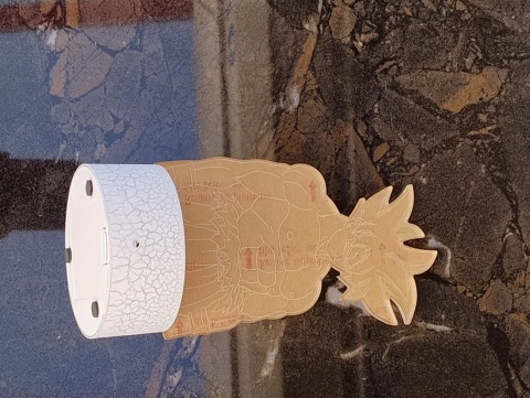 Lampka Nocna LED "Legendarny Wojownik Goku" – Rozświetl Swój Pokój Poziomem Mocy 9000+