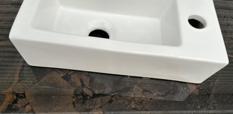 Nowoczesna Umywalka Nablatowa Ceramiczna 40x22cm – Śnieżnobiała Prostokątna