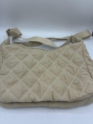 Pikowana Torebka Damska na Ramię – Lekka Torba Miejska Listonoszka