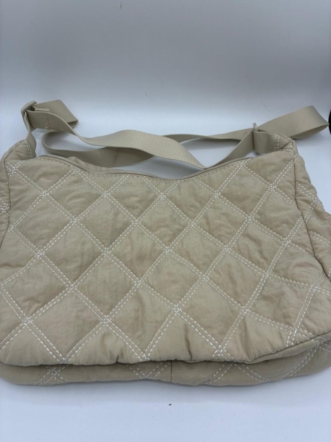 Pikowana Torebka Damska na Ramię – Lekka Torba Miejska Listonoszka