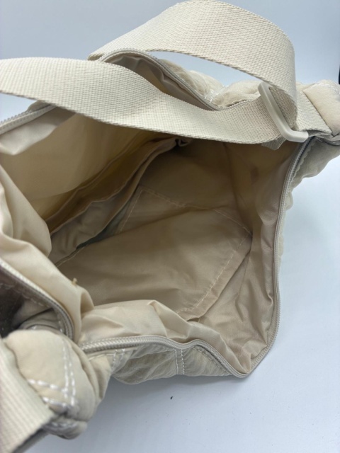 Pikowana Torebka Damska na Ramię – Lekka Torba Miejska Listonoszka