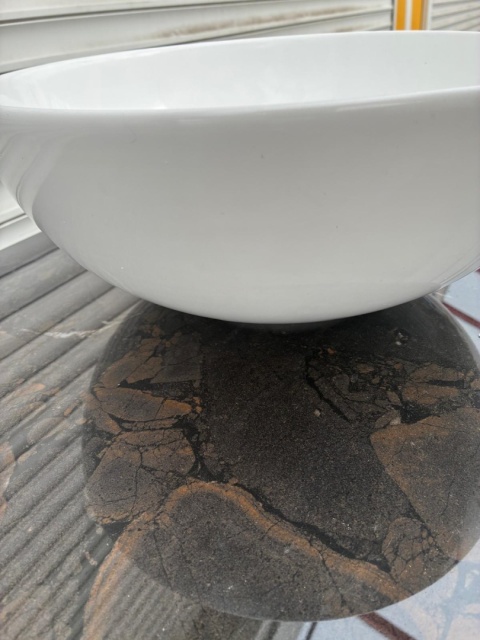 Umywalka Nablatowa Ceramiczna Okrągła – Śnieżnobiała Elegancja 36cm