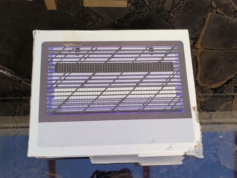 Profesjonalna Lampa Owadobójcza UV – Twój Prywatny System Obrony Przeciwlotniczej