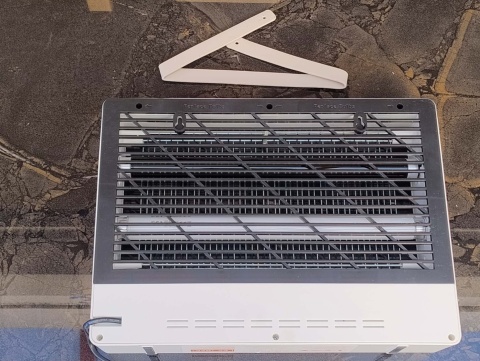 Profesjonalna Lampa Owadobójcza UV – Twój Prywatny System Obrony Przeciwlotniczej