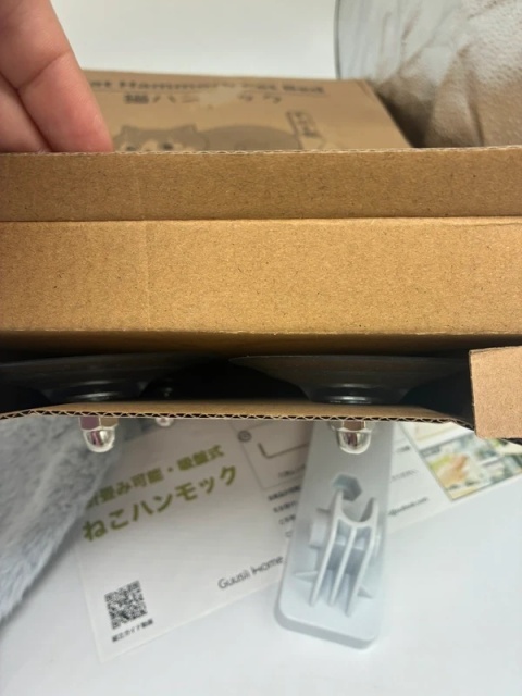 Puszysty Hamak Okienny dla Kota na Przyssawki | Legowisko VIP "Królewski Widok"