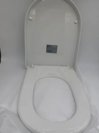 Uniwersalna Deska Sedesowa Wolnoopadająca – Cicha, Trwała i Higieniczna