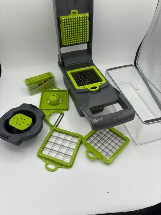 Wielofunkcyjna Krajalnica do Warzyw Veggie Slicer 16w1 – Sałatka w minutę!